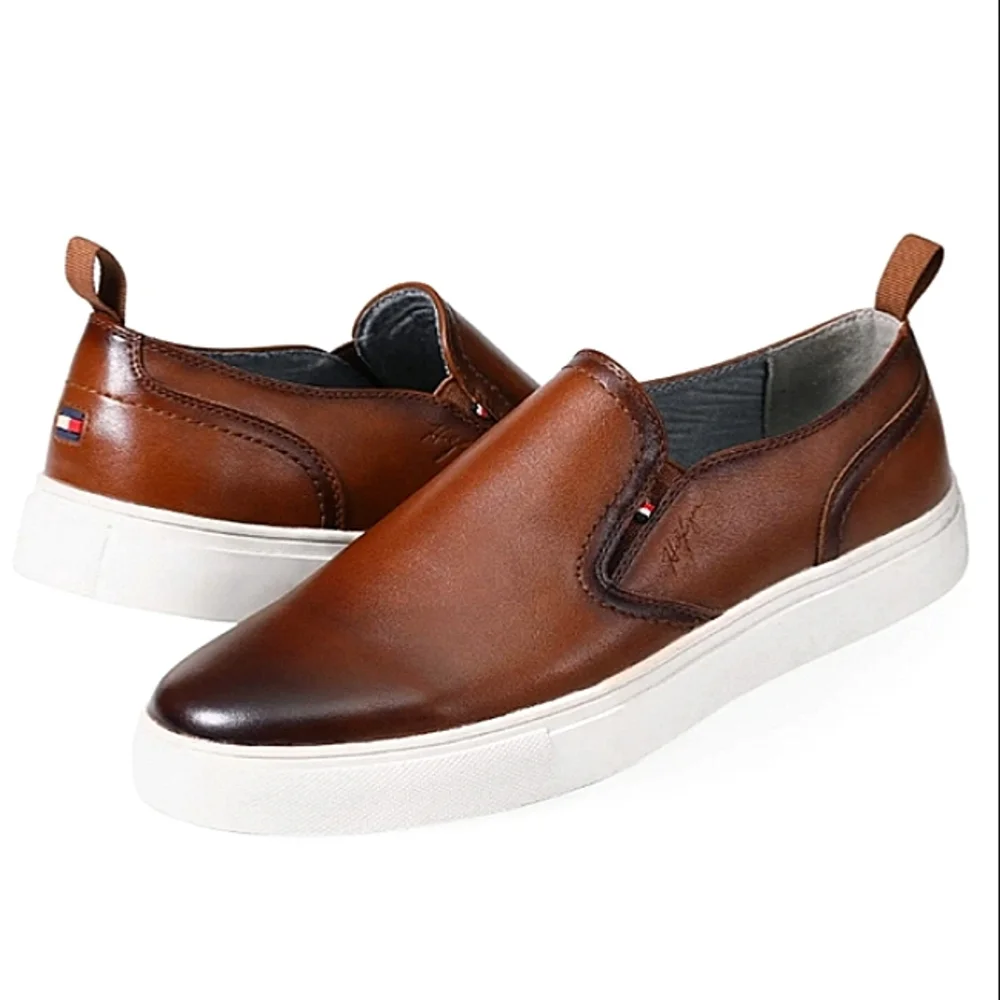New w/Box Tommy Hilfiger Kozal Vegan Leather Burnished Med Brown Slip-On Loafers